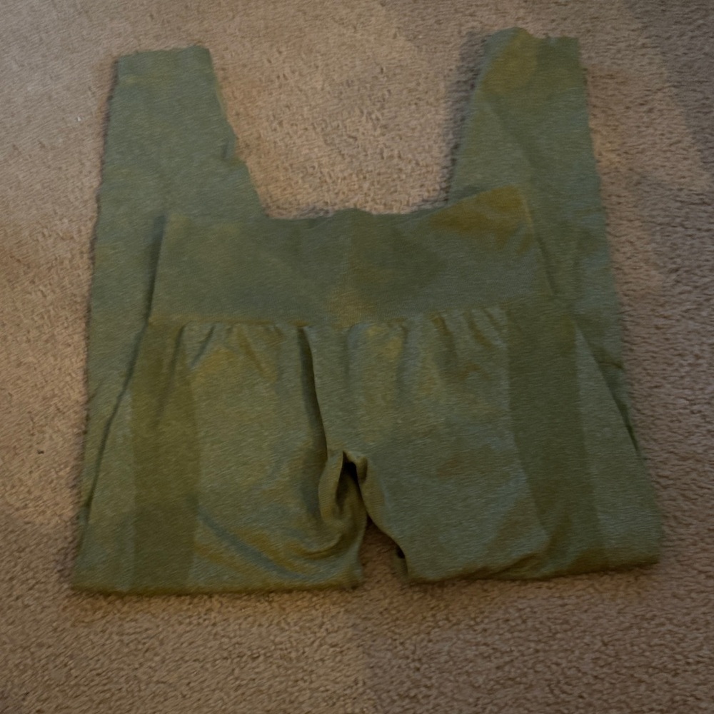 Green High-Waisted Leggings